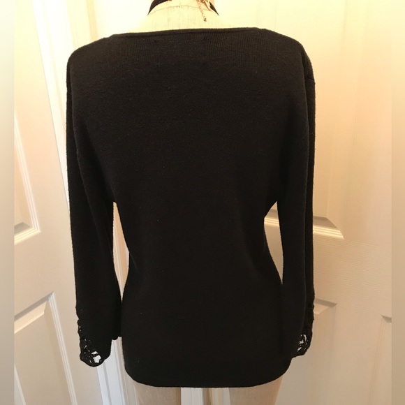 Sag Harbar V-neck sweater - Picture 3 of 12